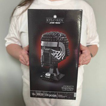 Конструктор Star Wars шолом Кайло Рен 556 деталей зоряні війни 99039
