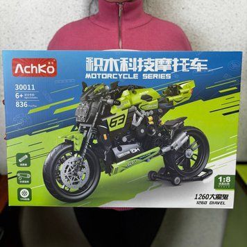 Конструктор спортивний мотоцикл 836 деталей Technic 30011 зелений